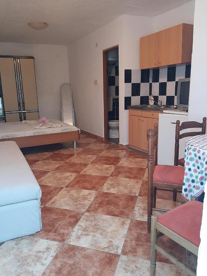 App Borna Apartment Crikvenica Exterior photo